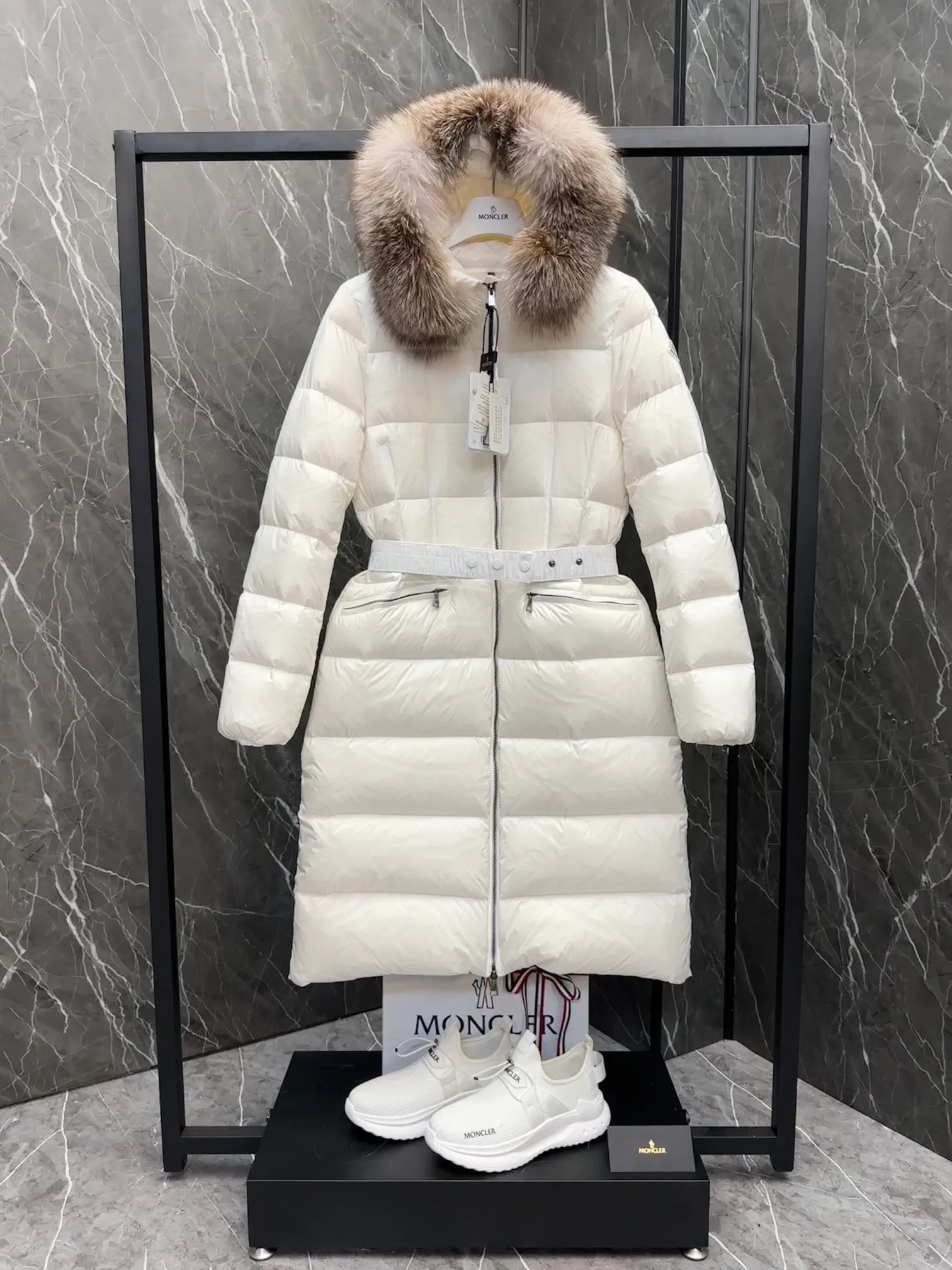 Moncler Boedic .(Classic ) . Boedic ， 。 Boedic ， 。 ， 。 • lounge saison •Longue saison • • • • • • Size : 1-4